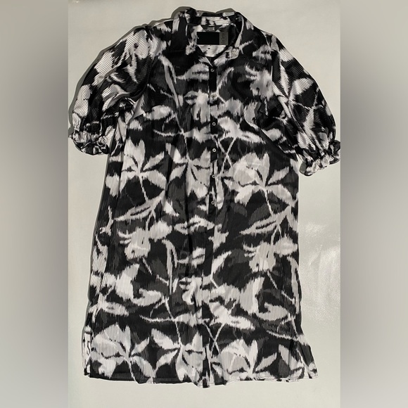 NEW Plus Size 2X Slim Factor Investments Ikat Floral Collar Button Front $99 - Picture 2 of 12